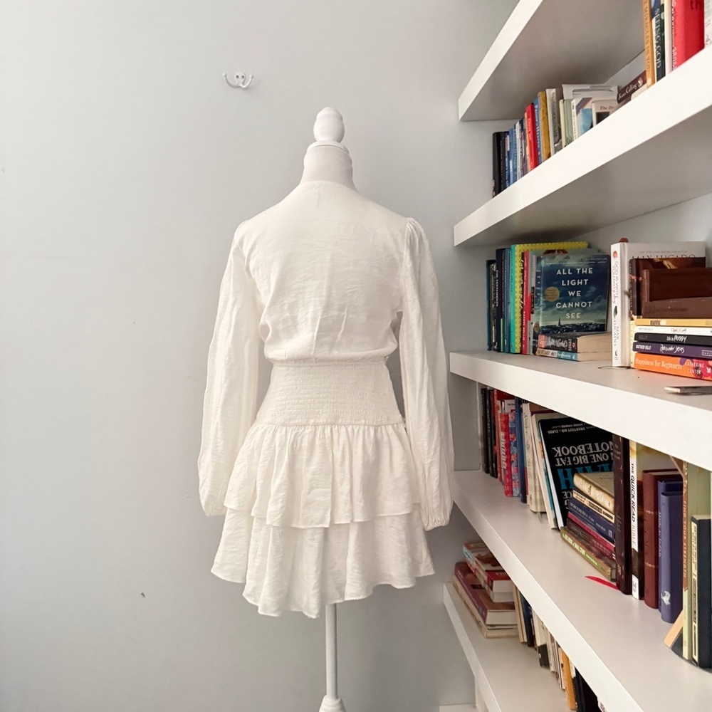 Indikah cutout long sleeved smocked and tiered mini dress medium - Picture 5 of 11